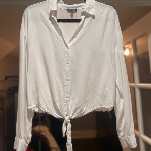 White button down with tie - Picture 1 of 2